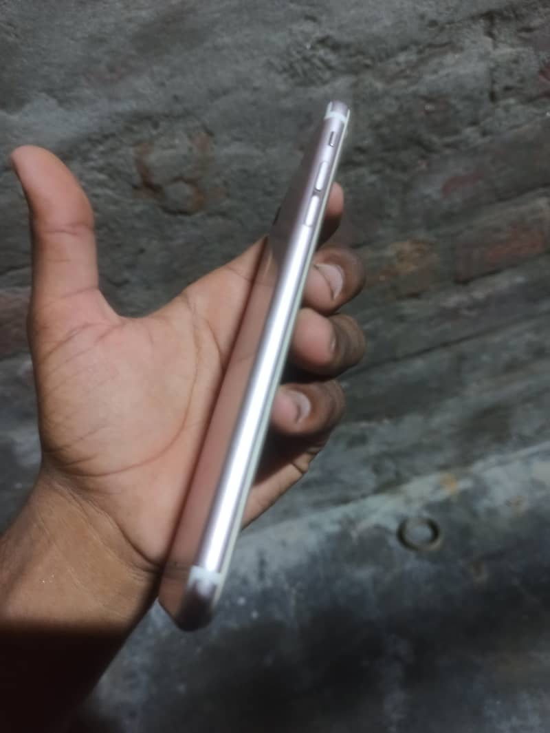 Apple iPhone 6S Plus 8