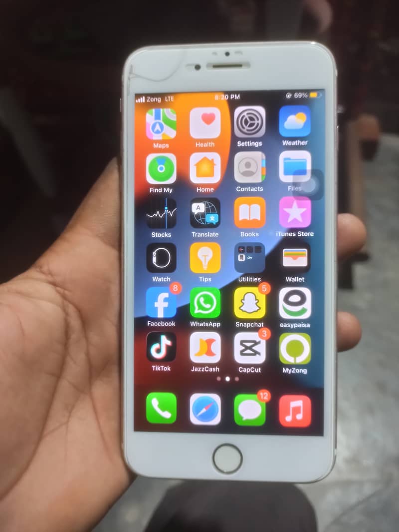 Apple iPhone 6S Plus 11