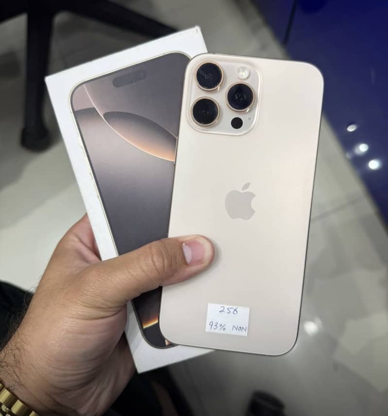 Apple iPhone 16 Pro Max 0
