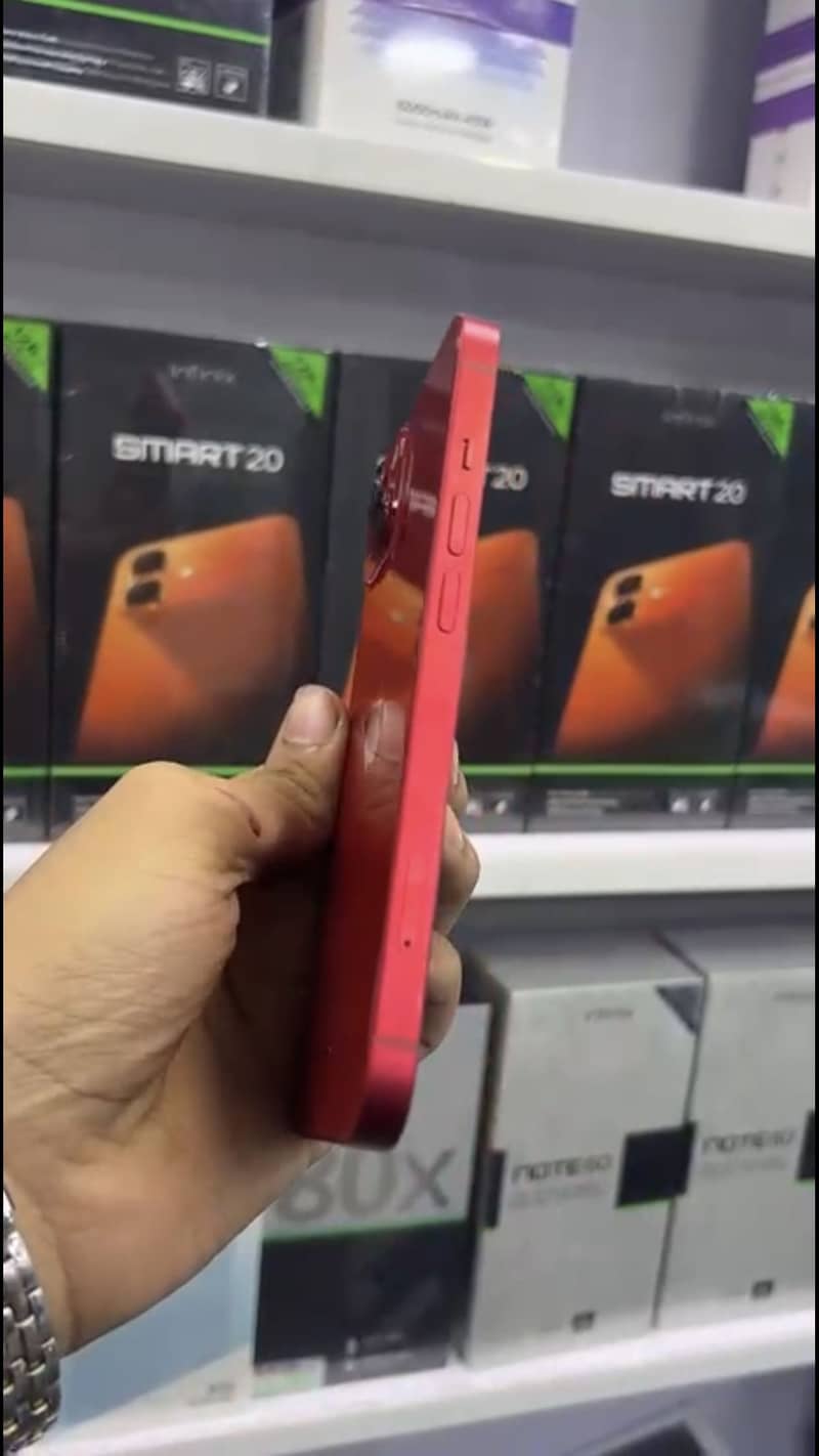 Apple iPhone 13 1