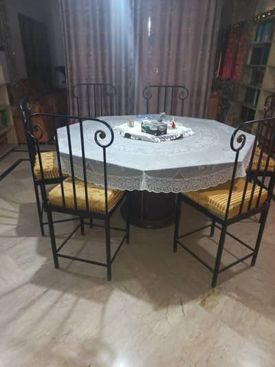 Dining table with 6 chairs