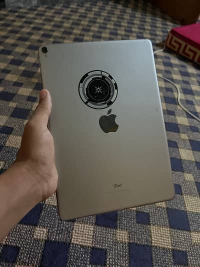 Appale Ipad pro 2017  (10.5) inch