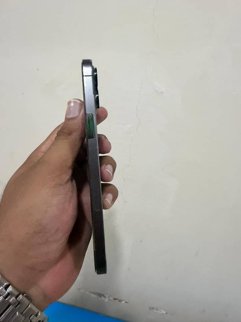 Apple iPhone 12 Pro Max 4