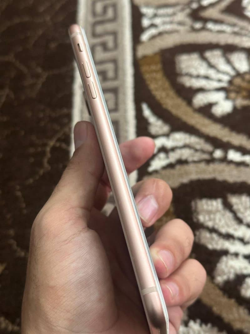 Apple iPhone 8 Plus 2