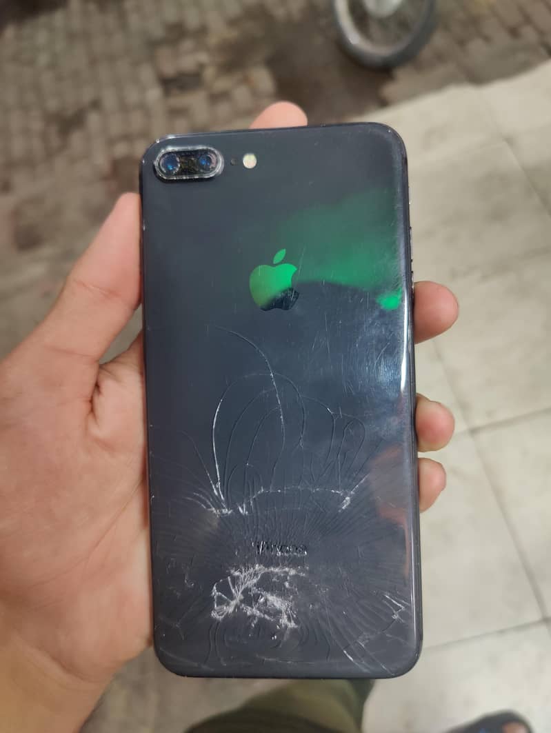 Apple iPhone 8 Plus 0