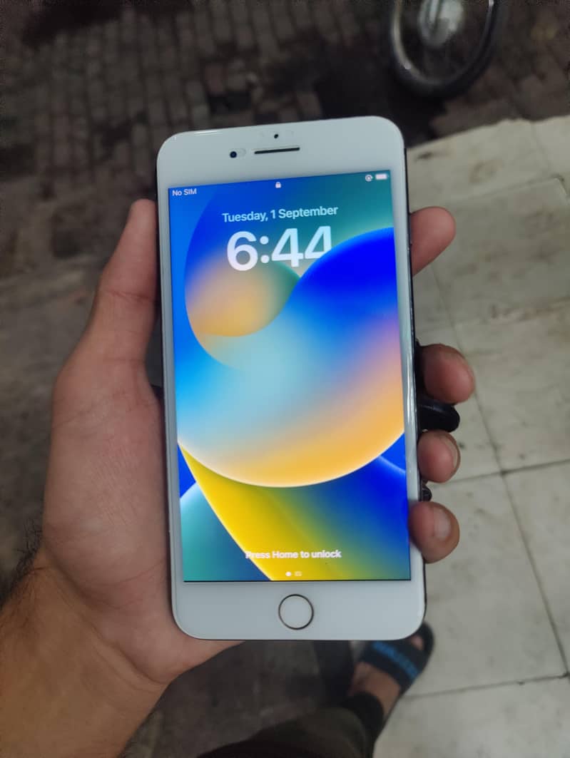 Apple iPhone 8 Plus 2