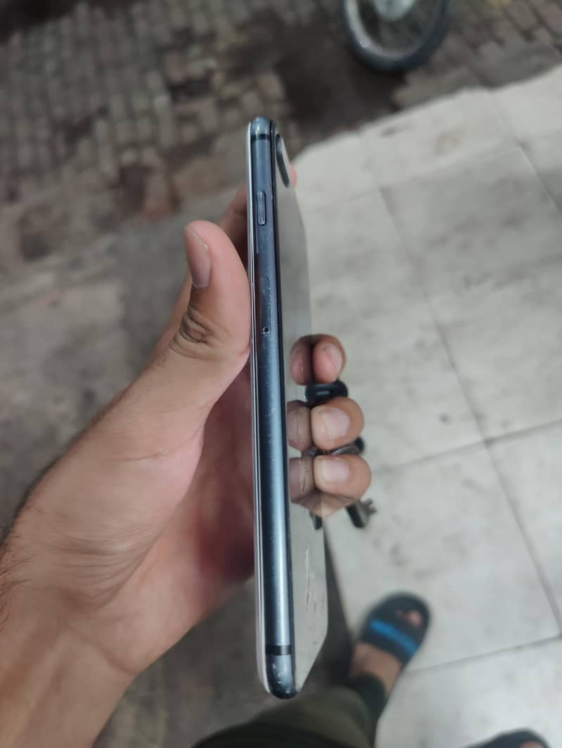 Apple iPhone 8 Plus 3