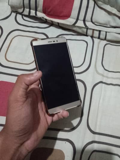 QMobile E1