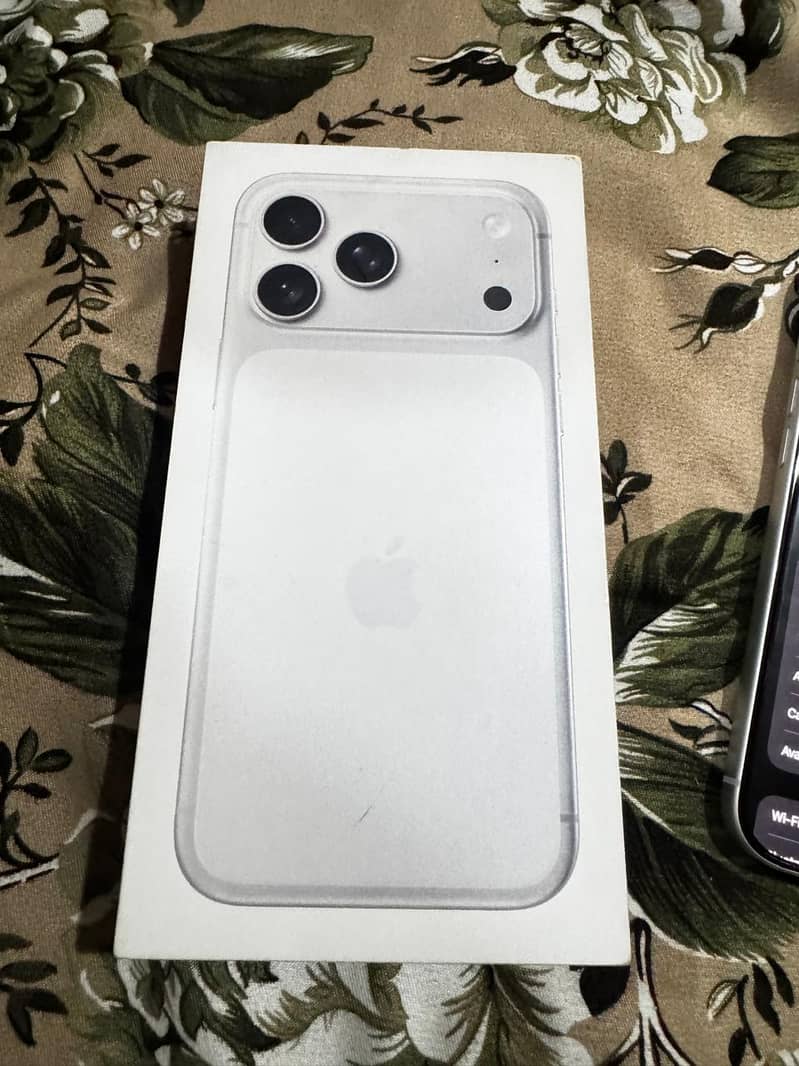 Apple iPhone 17 Pro Max 2