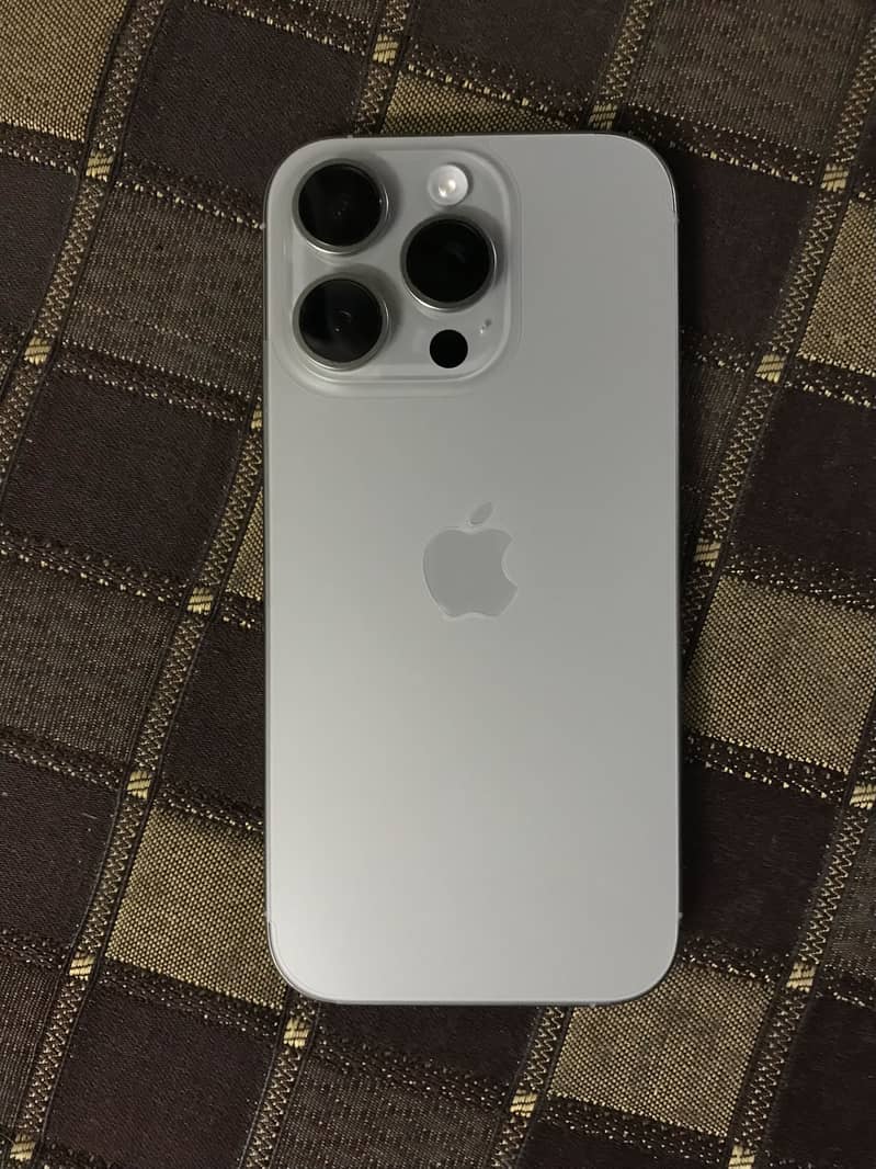 Apple iPhone 16 Pro 0