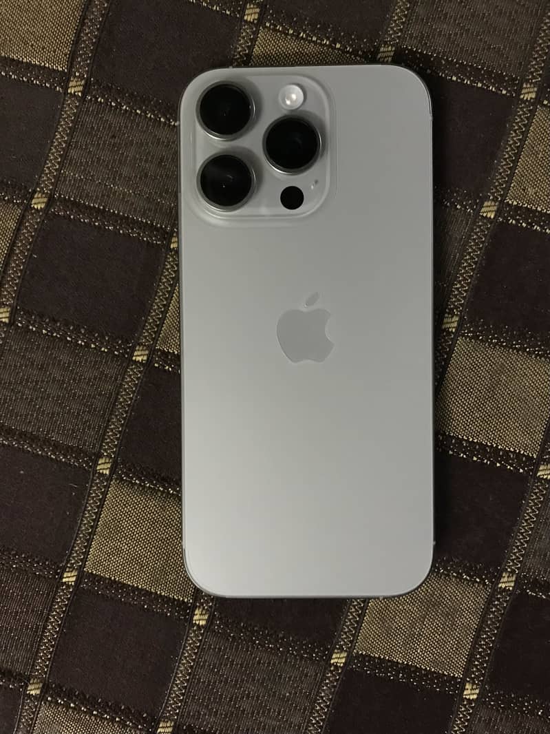 Apple iPhone 16 Pro 2