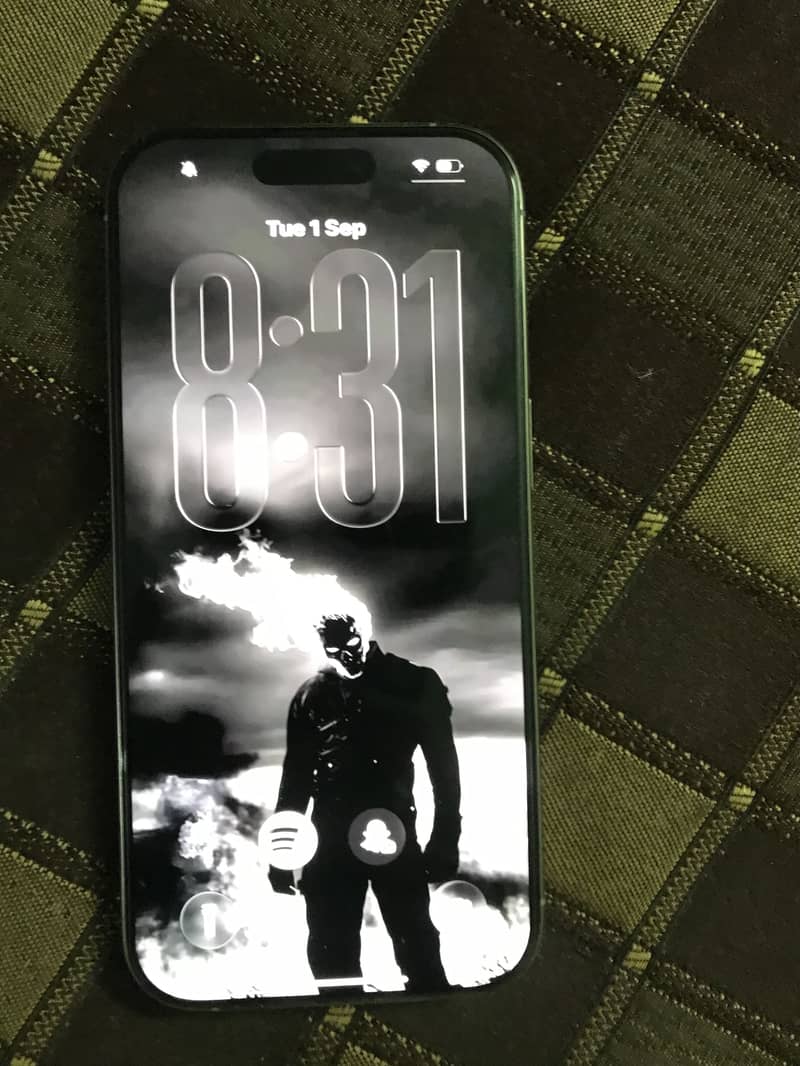 Apple iPhone 16 Pro 4