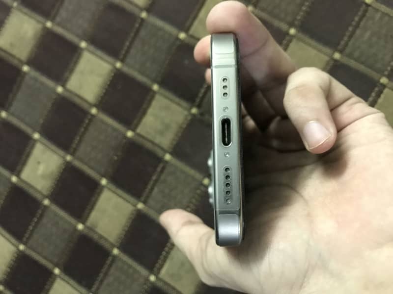 Apple iPhone 16 Pro 5