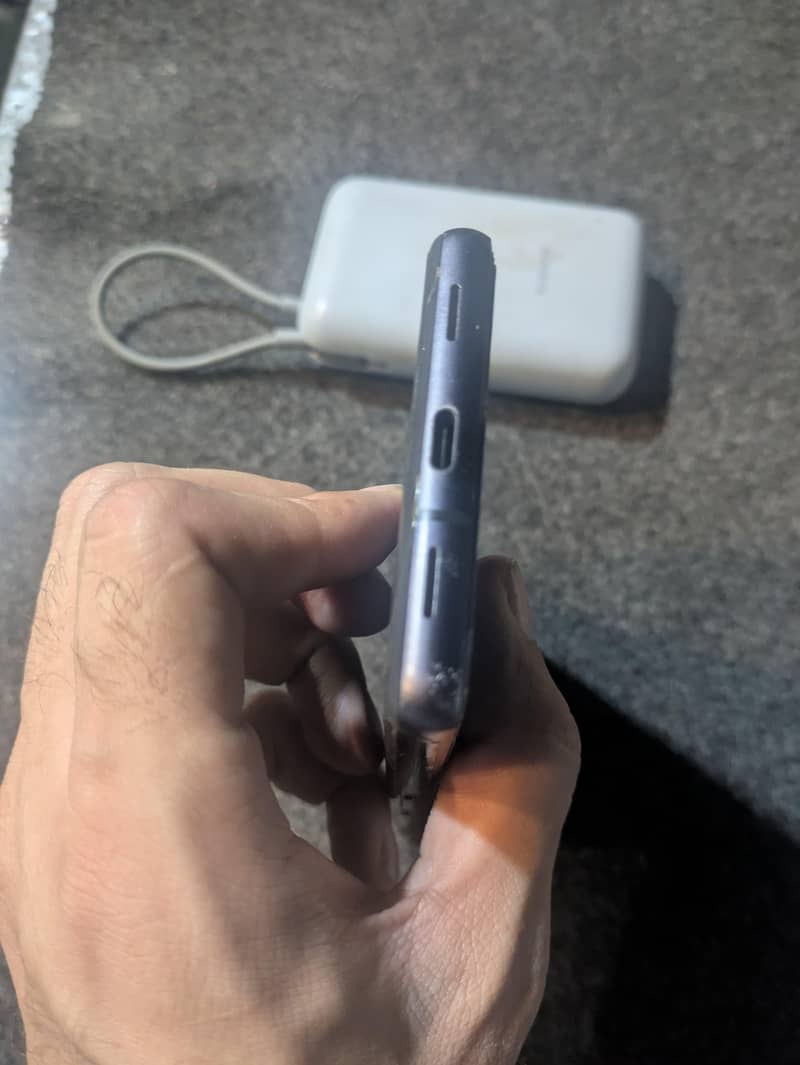 Google Pixel 7a 5