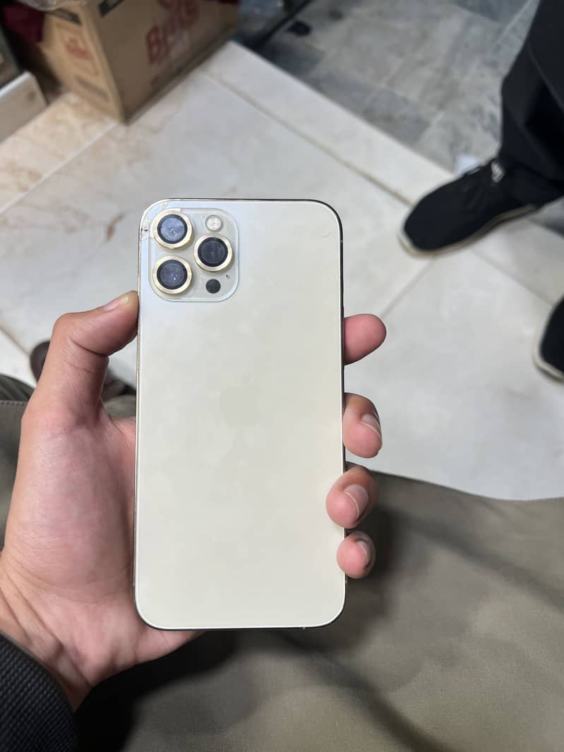 Apple iPhone 12 Pro Max 3