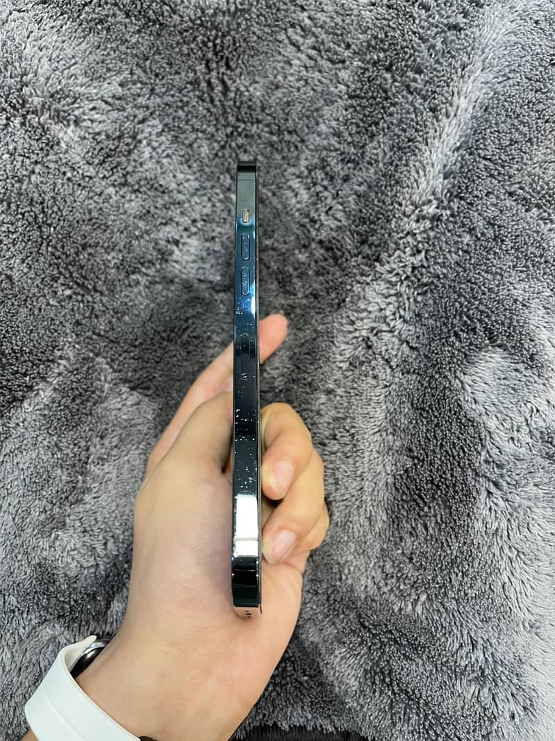 Apple iPhone 12 Pro Max 2