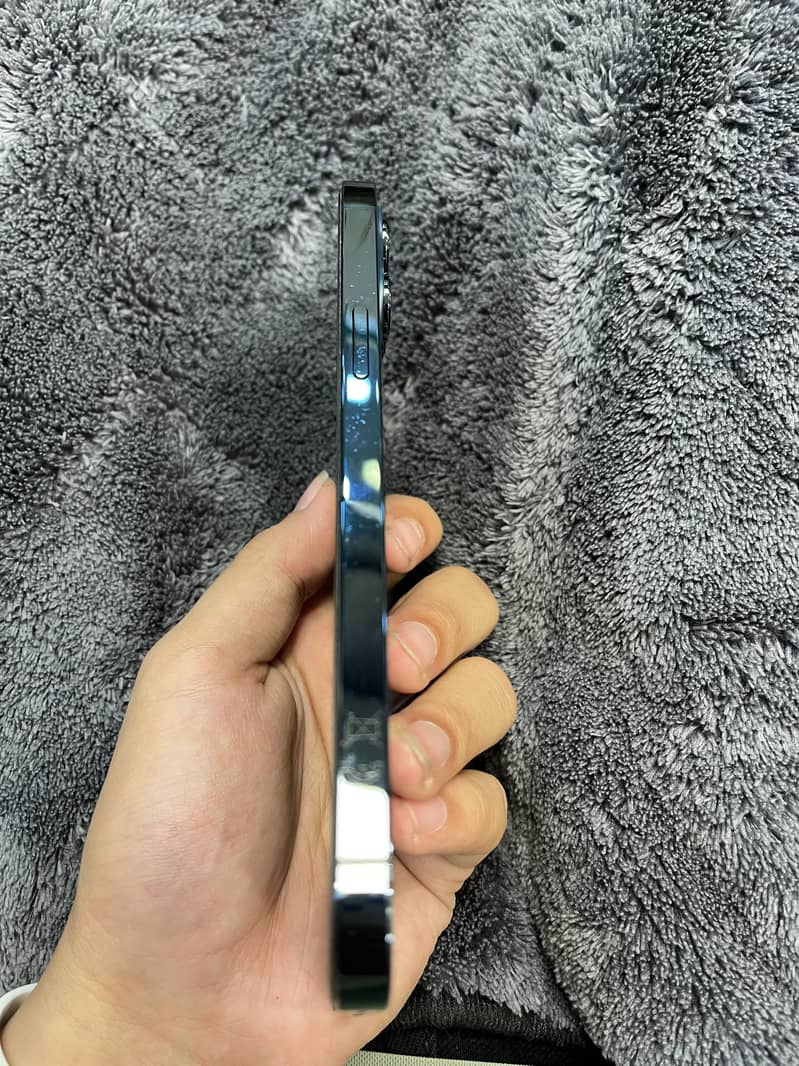 Apple iPhone 12 Pro Max 3
