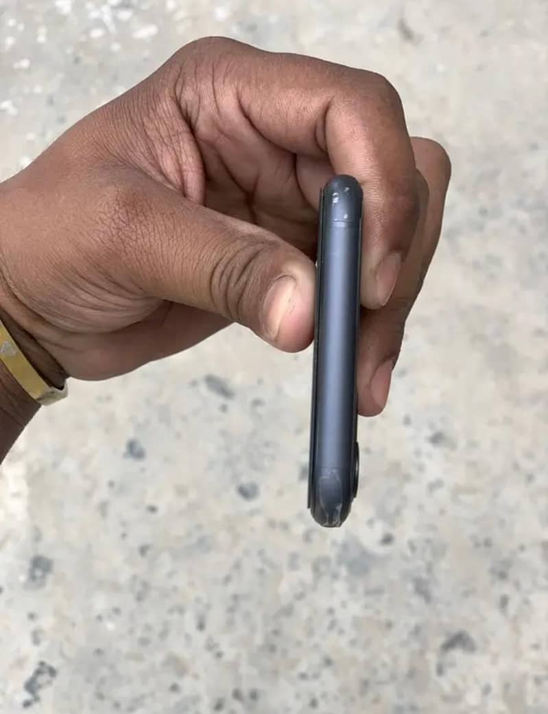 Apple iPhone 11 2