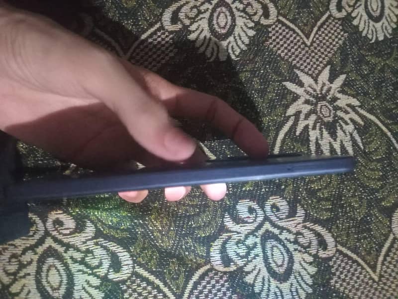 OPPO A60 1