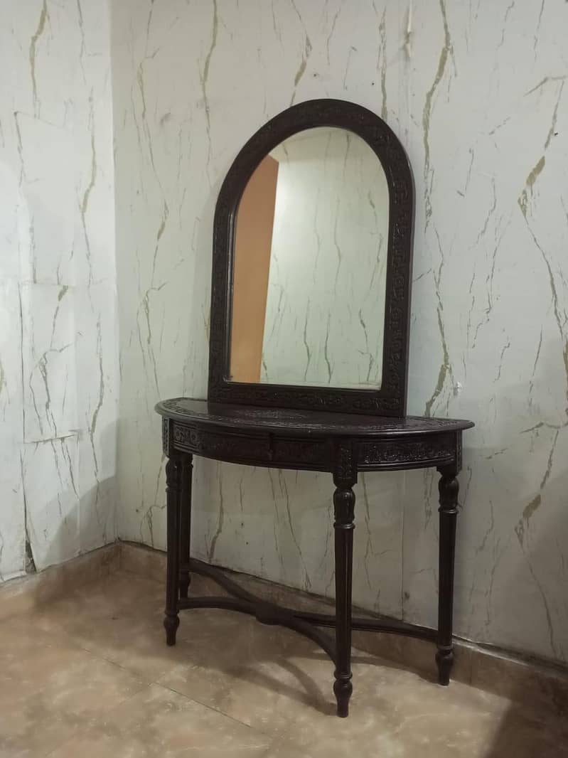 mirror and console 0