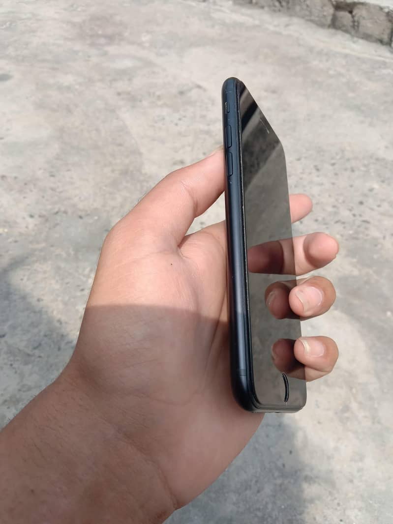 Apple iPhone SE 3