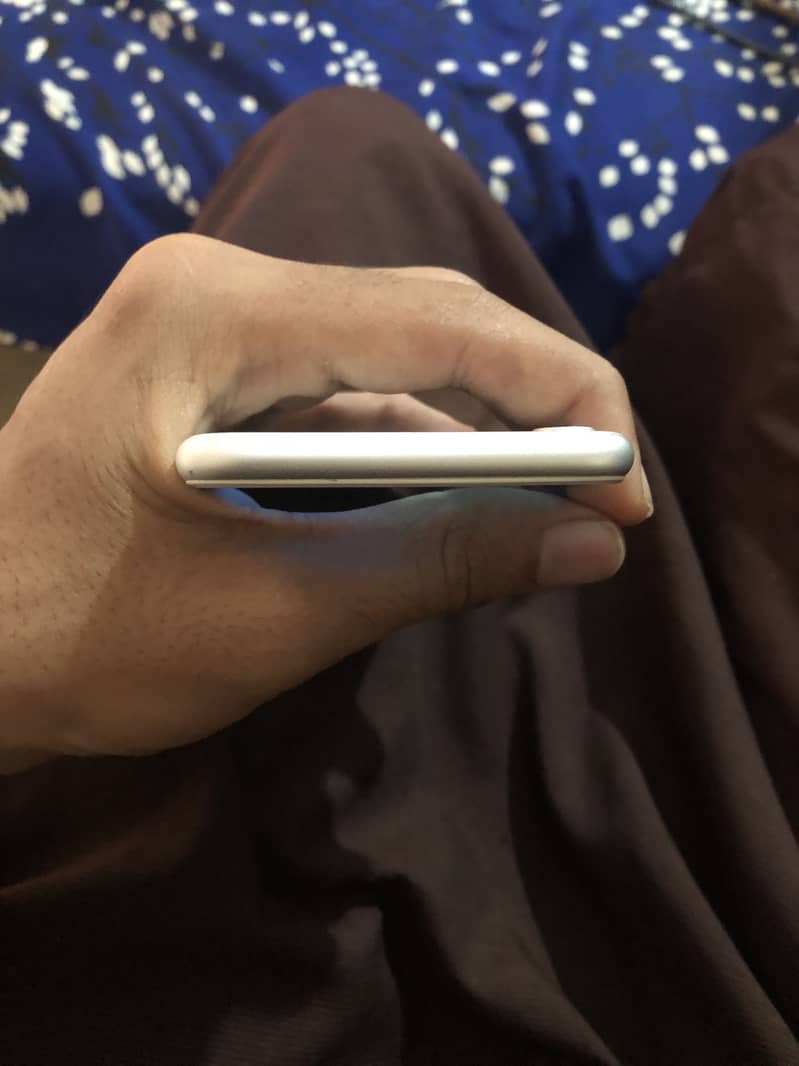 Apple iPhone 8 2