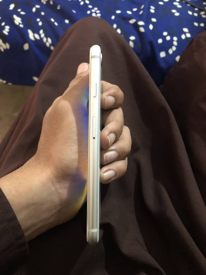 Apple iPhone 8 5