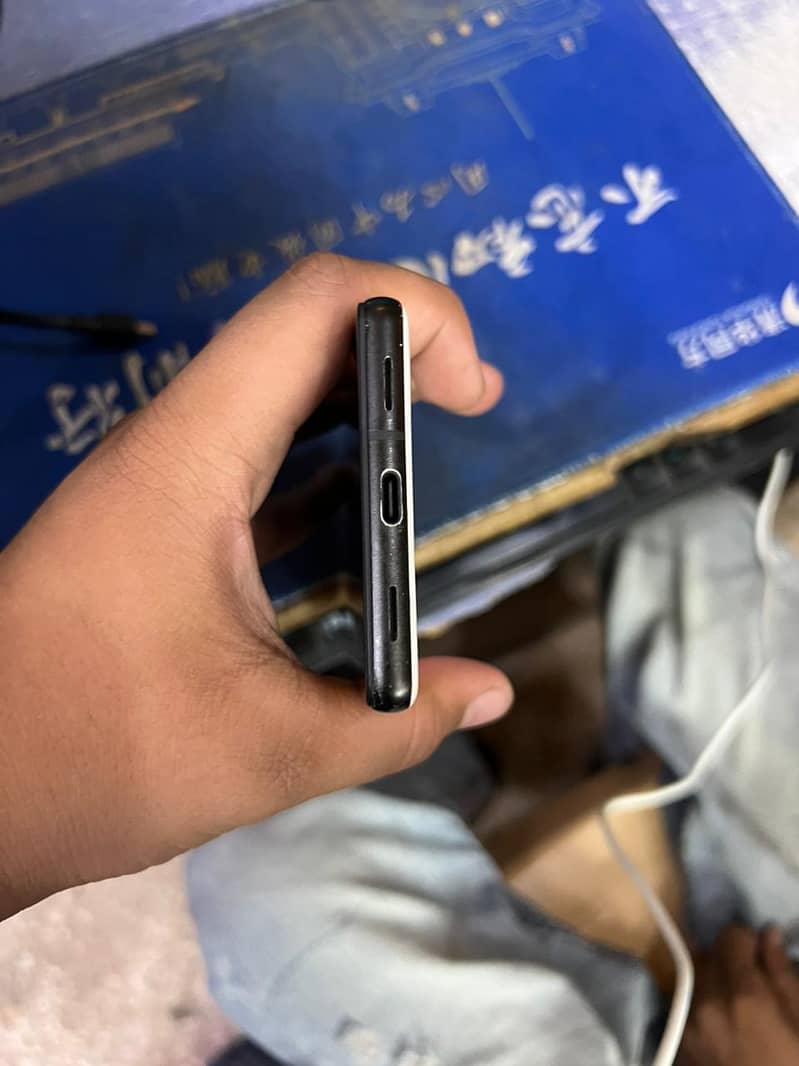 Google Pixel 6a 5
