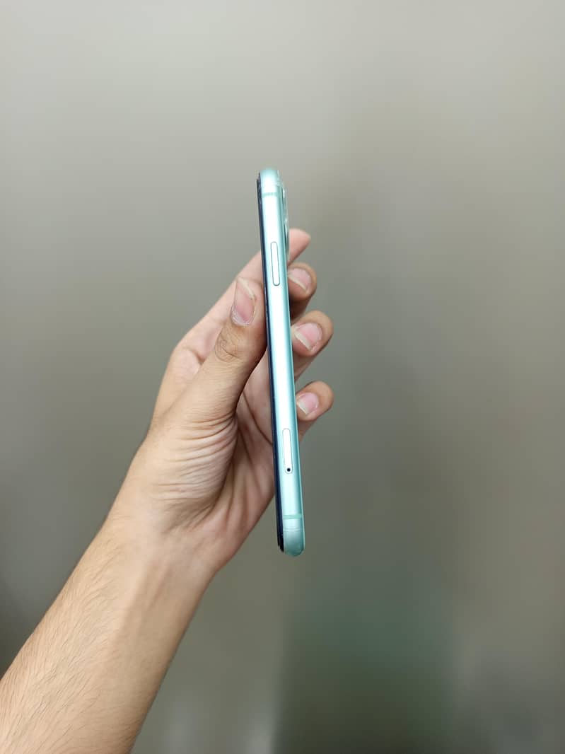 Apple iPhone 11 3