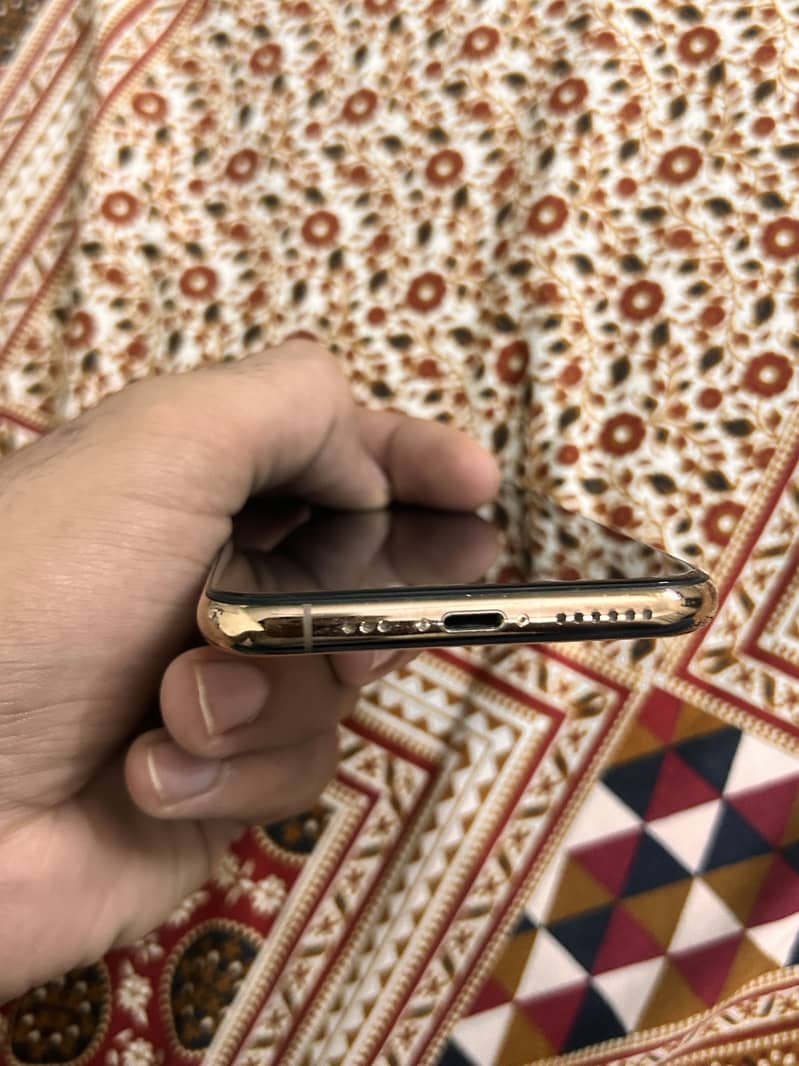 Apple iPhone 11 Pro 1