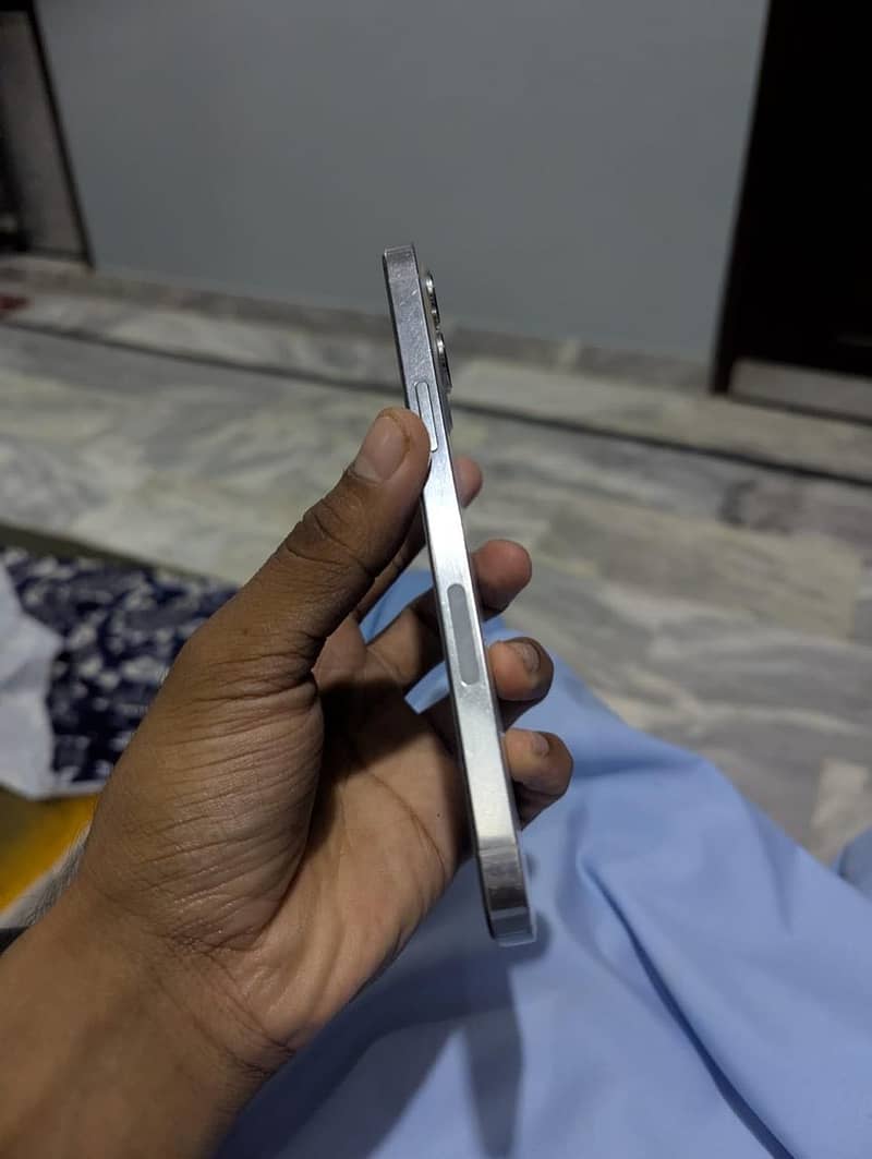 Apple iPhone 12 Pro Max 1