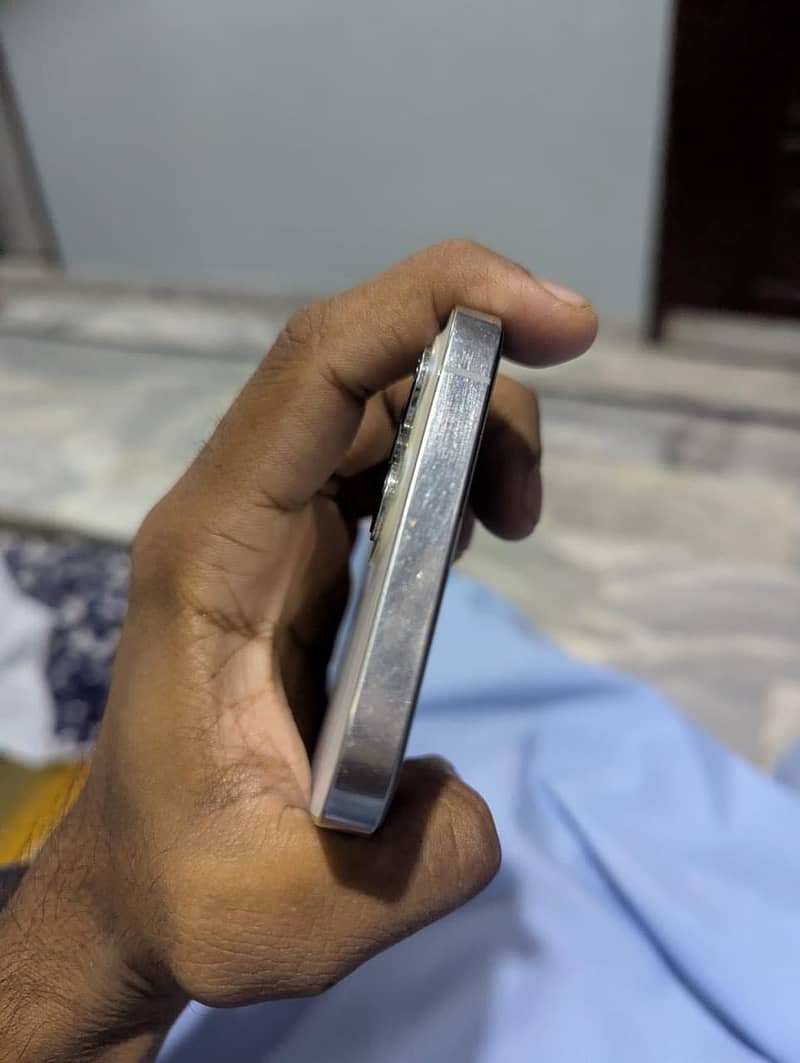 Apple iPhone 12 Pro Max 3