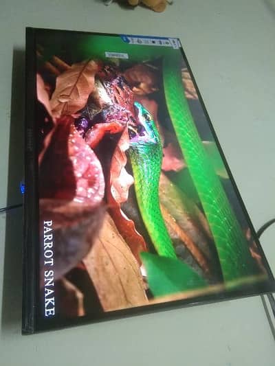 samsung wifi andriod  led 32" inch 4k result neat conditions