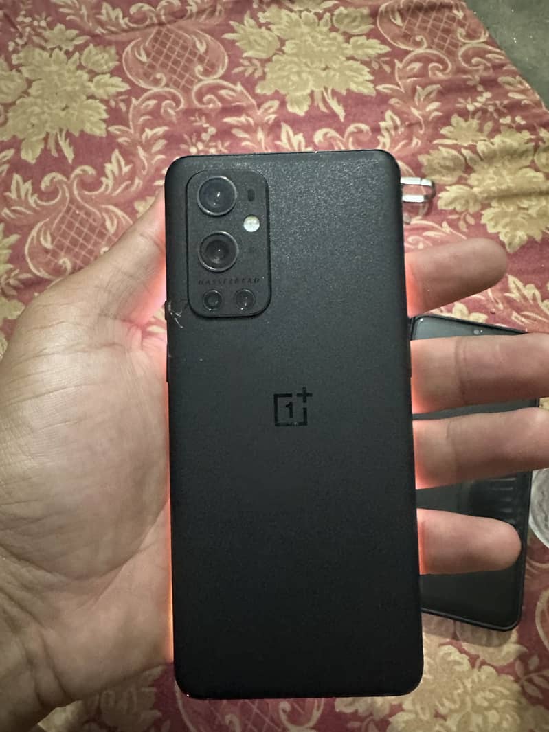 One Plus 9 Pro 7