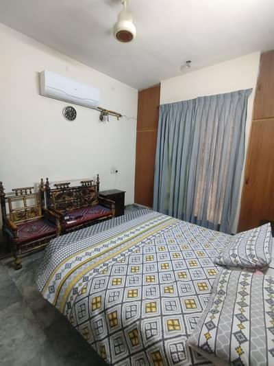 10 Marla Double-Story House for Sale in Model Town Extension Lahore. Ideal Location