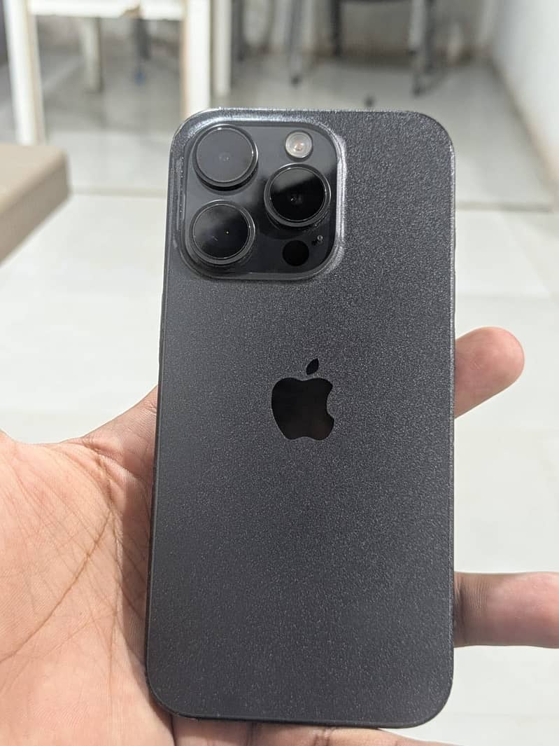 Apple iPhone 15 Pro 0