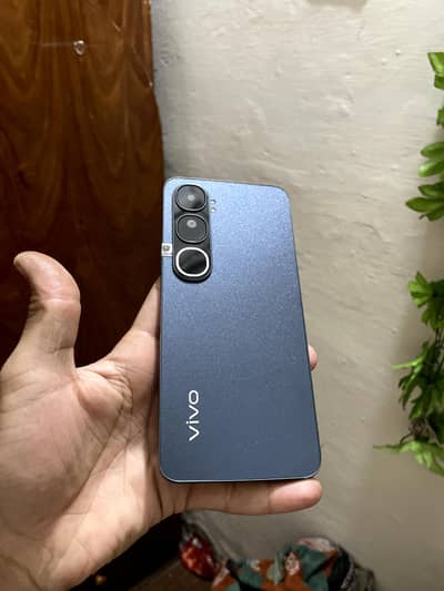 Vivo V40 Lite