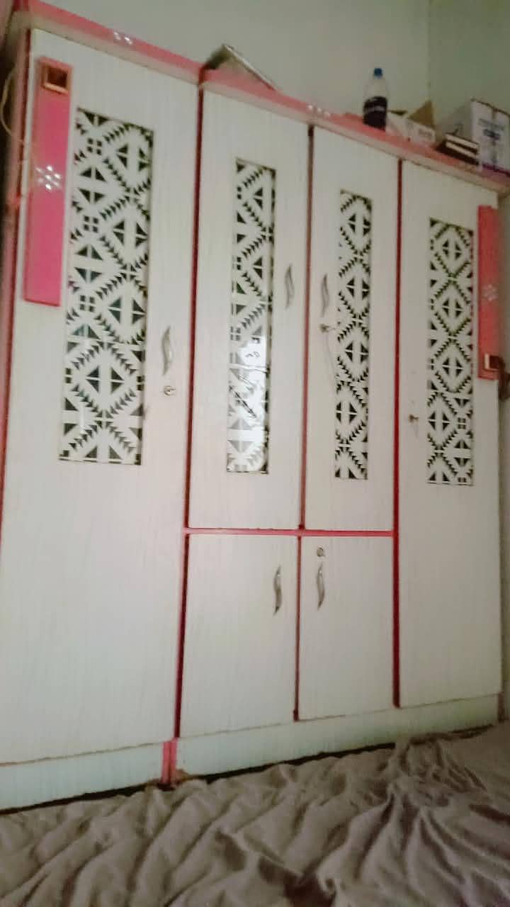 wardrobe 0