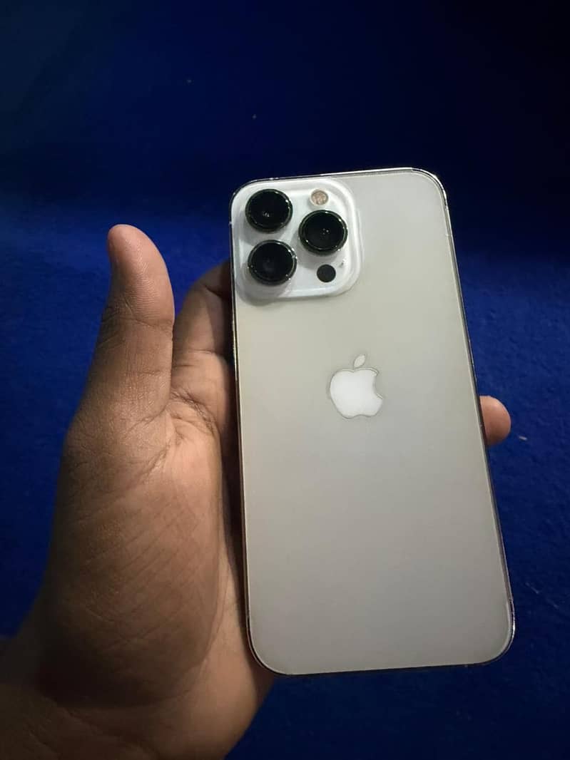 Apple iPhone 13 Pro 0
