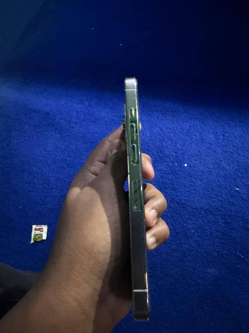 Apple iPhone 13 Pro 2