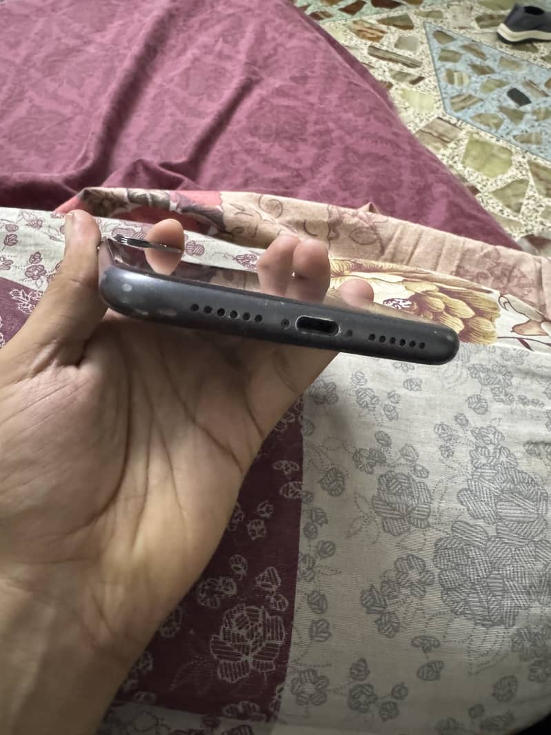 Apple iPhone 11 2