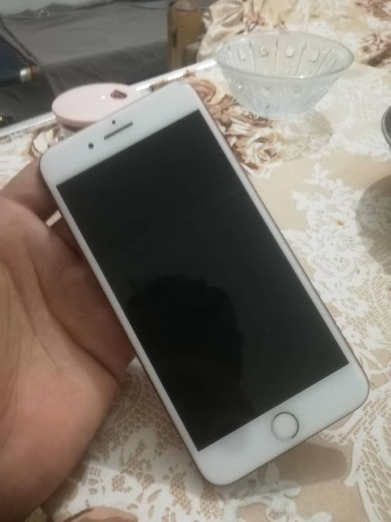 Apple iPhone 7 Plus 4