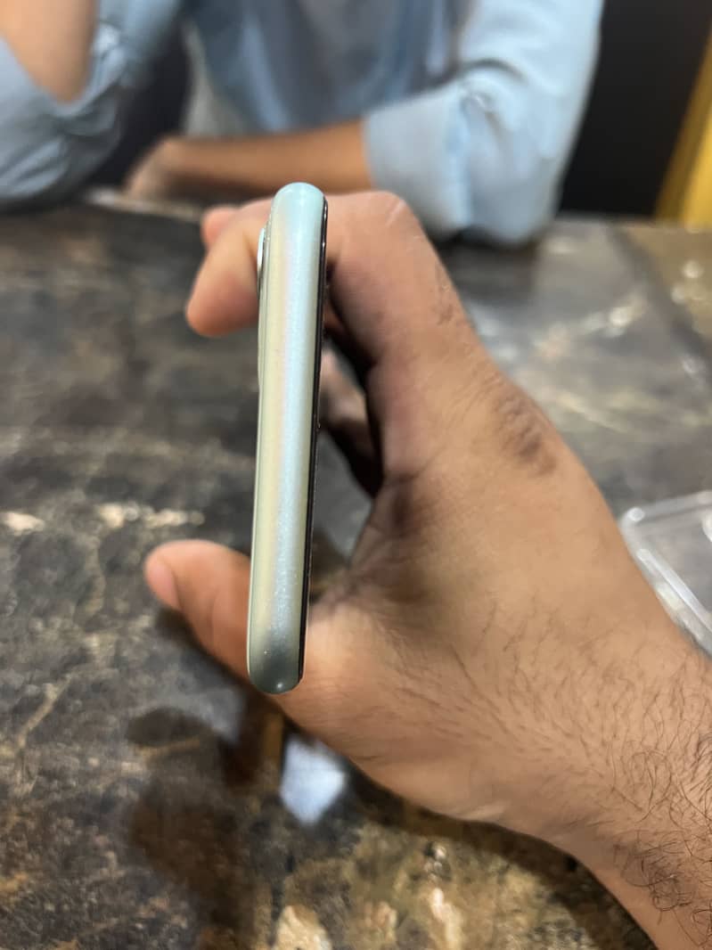 Apple iPhone 11 5