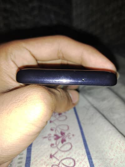 Rakuteen hand 5G (Japanese phone)