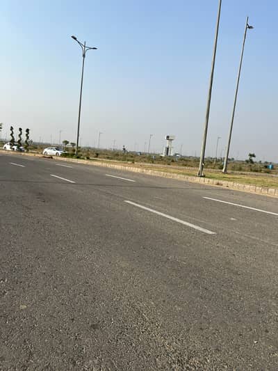 Future Location Investment Price DP Pole Clear Road Level Nearest Theme Park Plot For Sale