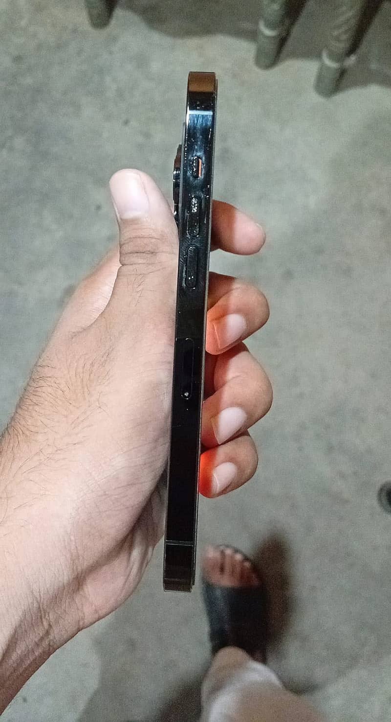 Apple iPhone 14 Pro 1