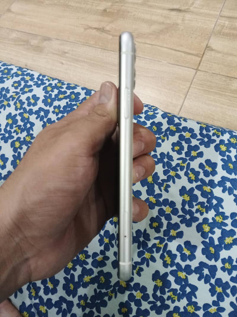 Iphone 11 4