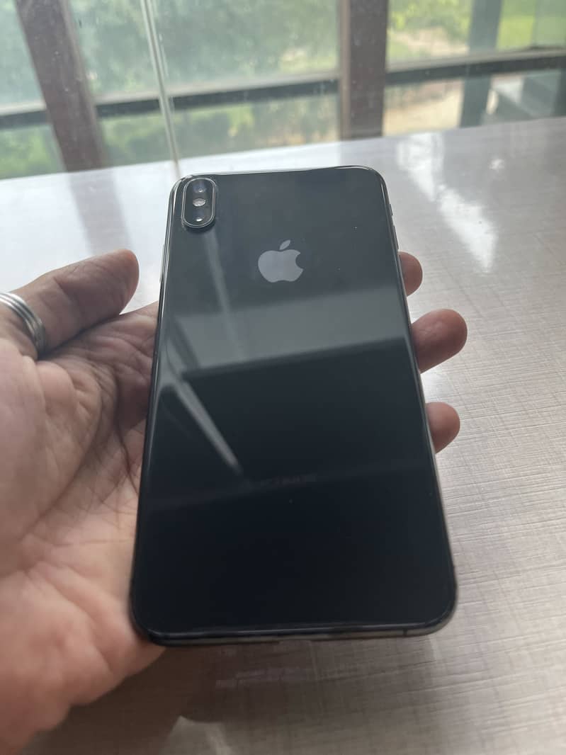 Apple iPhone XS Max 0