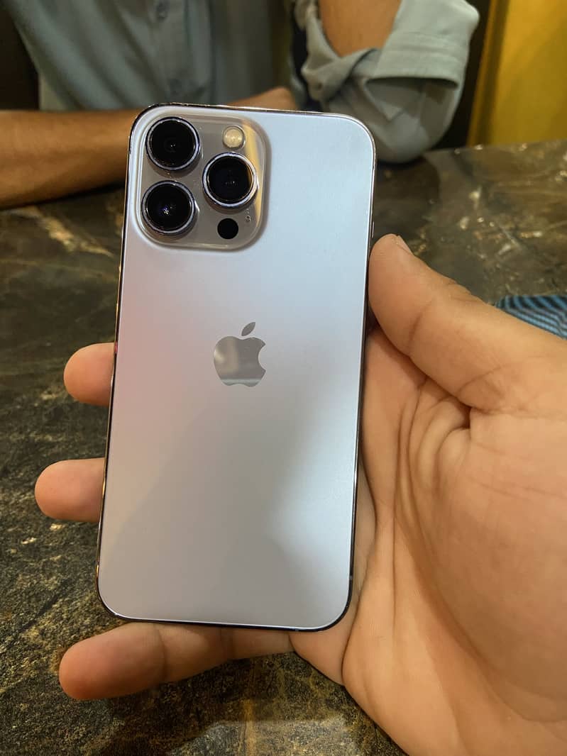 Apple iPhone 13 Pro 0