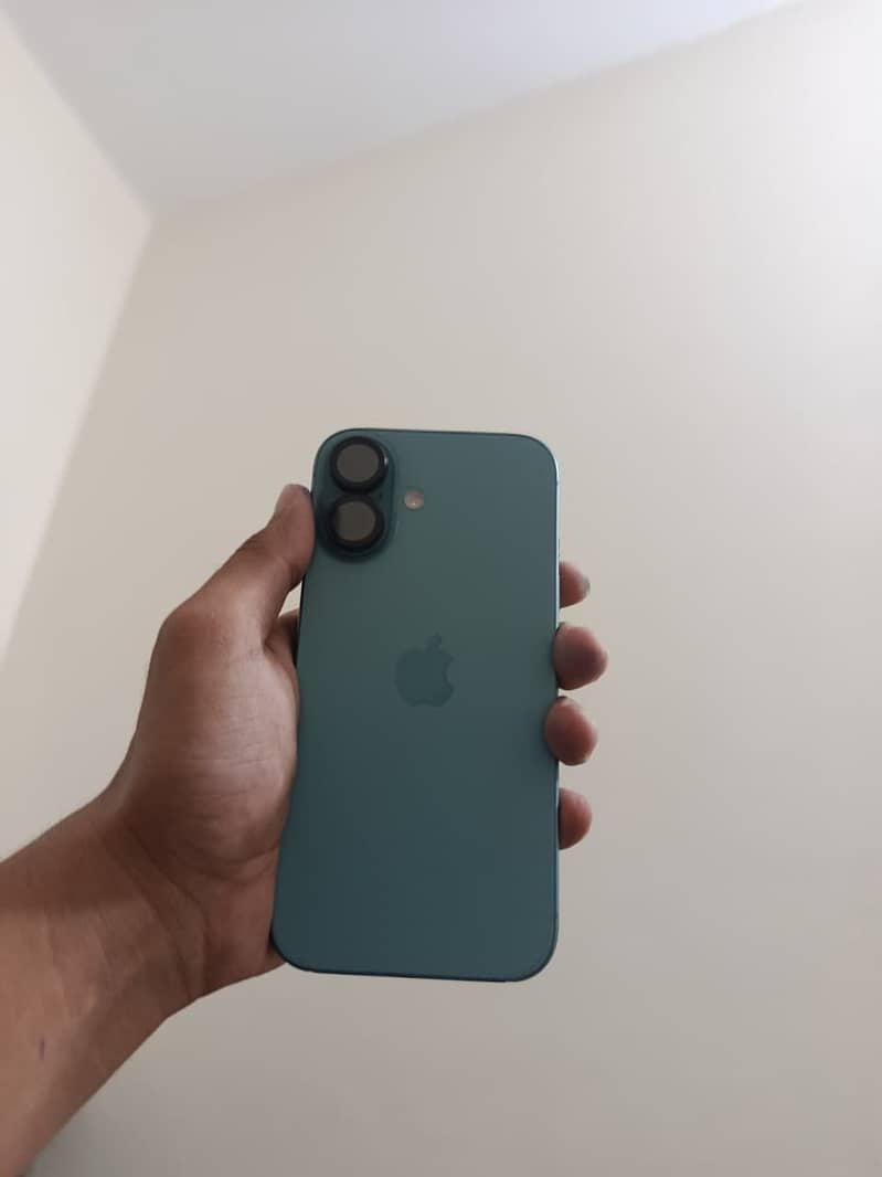 Apple iPhone 16 0